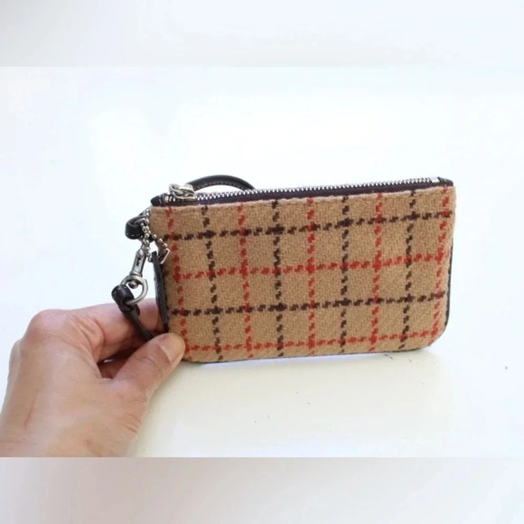 Coach plaid wristlet - Picture 6 of 8